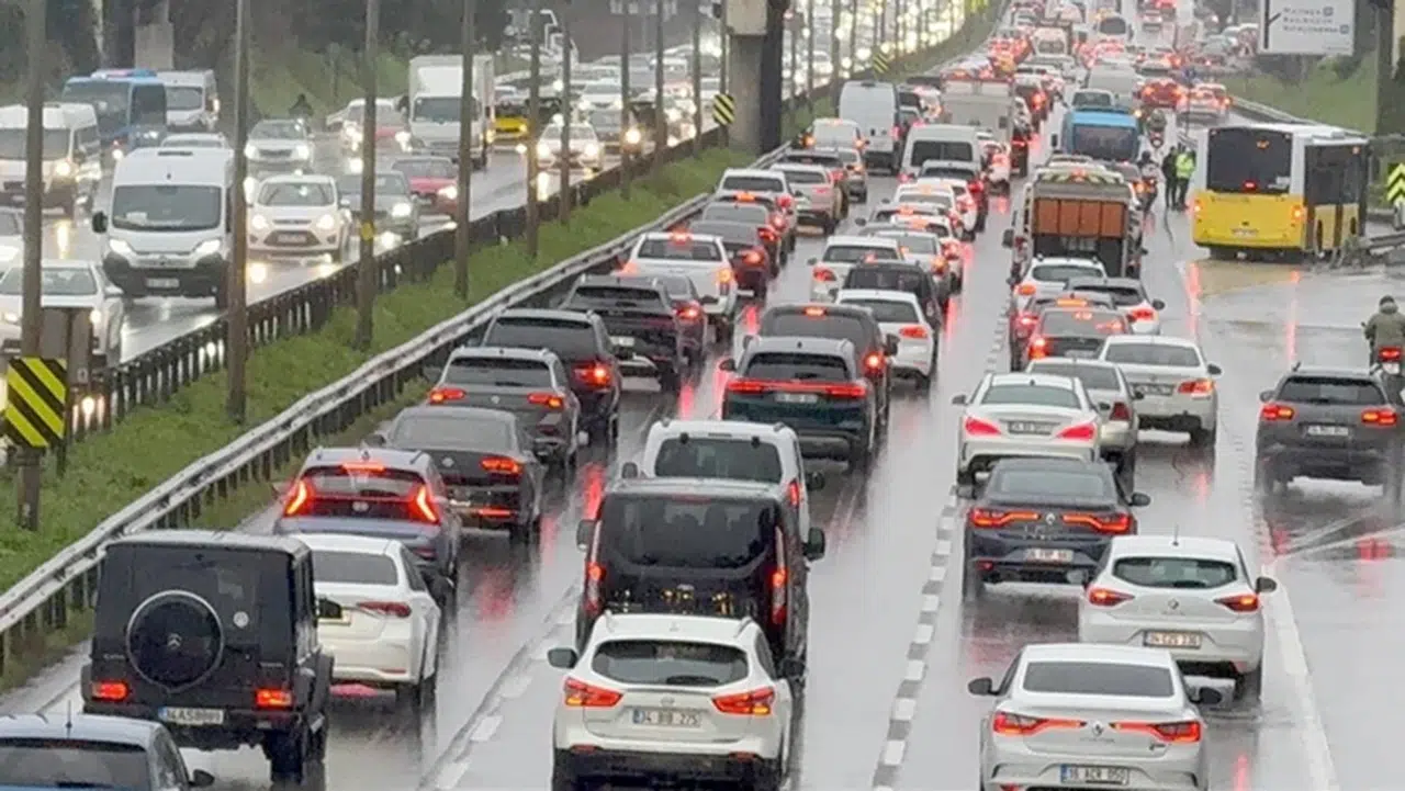 Yeni trafik cezaları Resmi Gazete'de yayımlanarak yürürlüğe girdi
