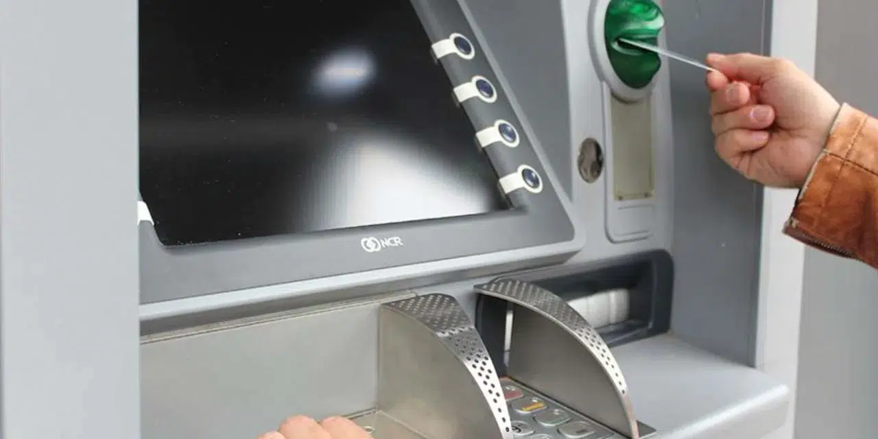 Para çekemeyince balyozla ATM’yi parçaladı: Şüpheli gözaltında