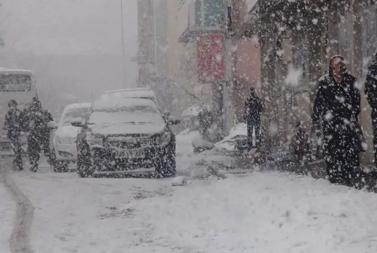 Hafta sonu hava durumu tahminleri geldi! Soğuk hava ve yağış ne zamana kadar sürecek?