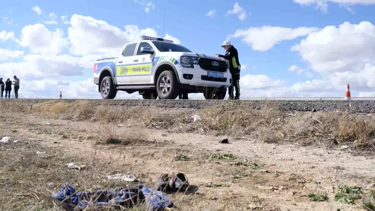 Yol kenarında gelincik toplarken otomobil çarptı: 75 yaşındaki kadın hayatını kaybetti