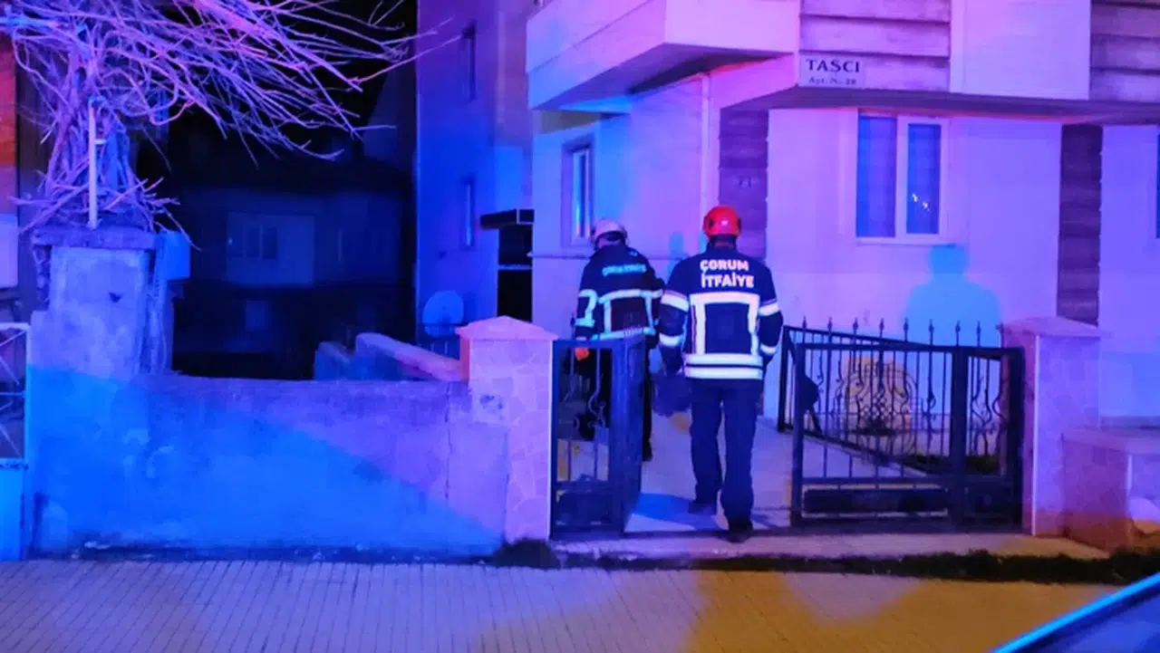 Şizofreni hastası, anne ve anneannesini rehin aldı