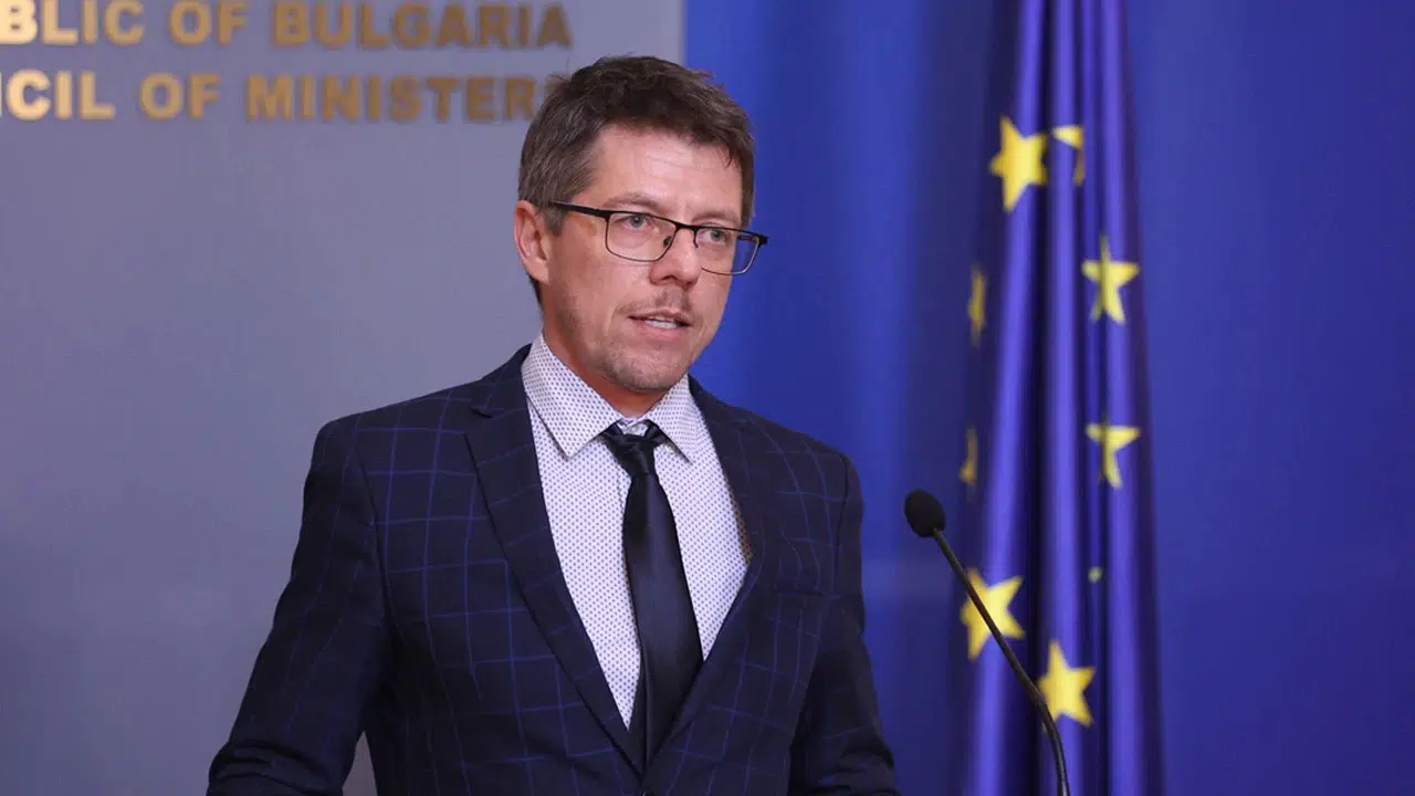 Geçici hükümette kriz: Bulgaristan Başbakan Yardımcısı Tsitselkov 24 saat içinde istifa etti