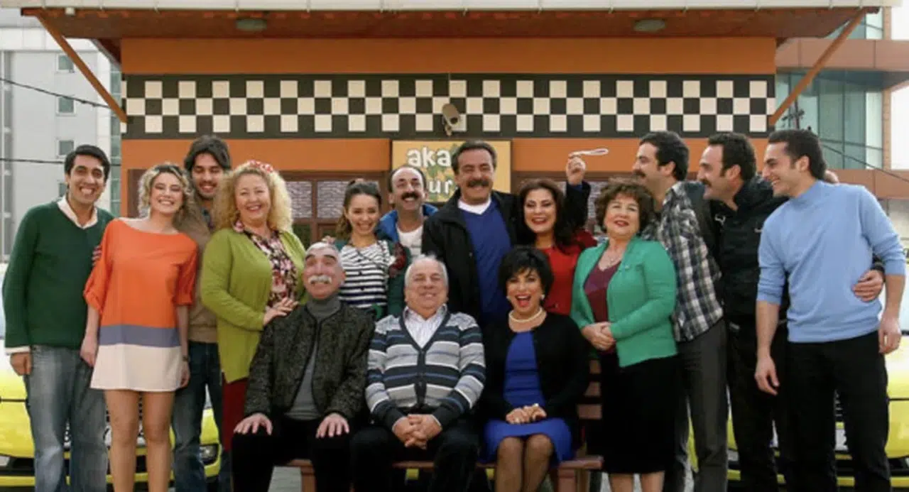 Akasya Durağı geri dönüyor: Senarist duyurdu, yayın tarihi Eylül!