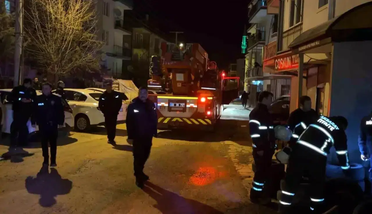Aksaray’da kombi patladı: Apartman tahliye edildi
