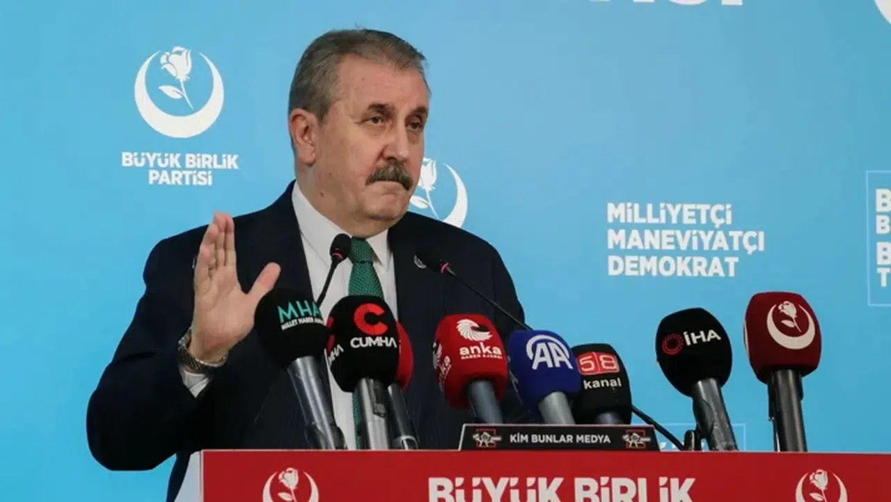 Mustafa Destici’den “Laikliği Birlikte Savunuyoruz” bildirisine tepki reddediyorum kınıyorum dedi
