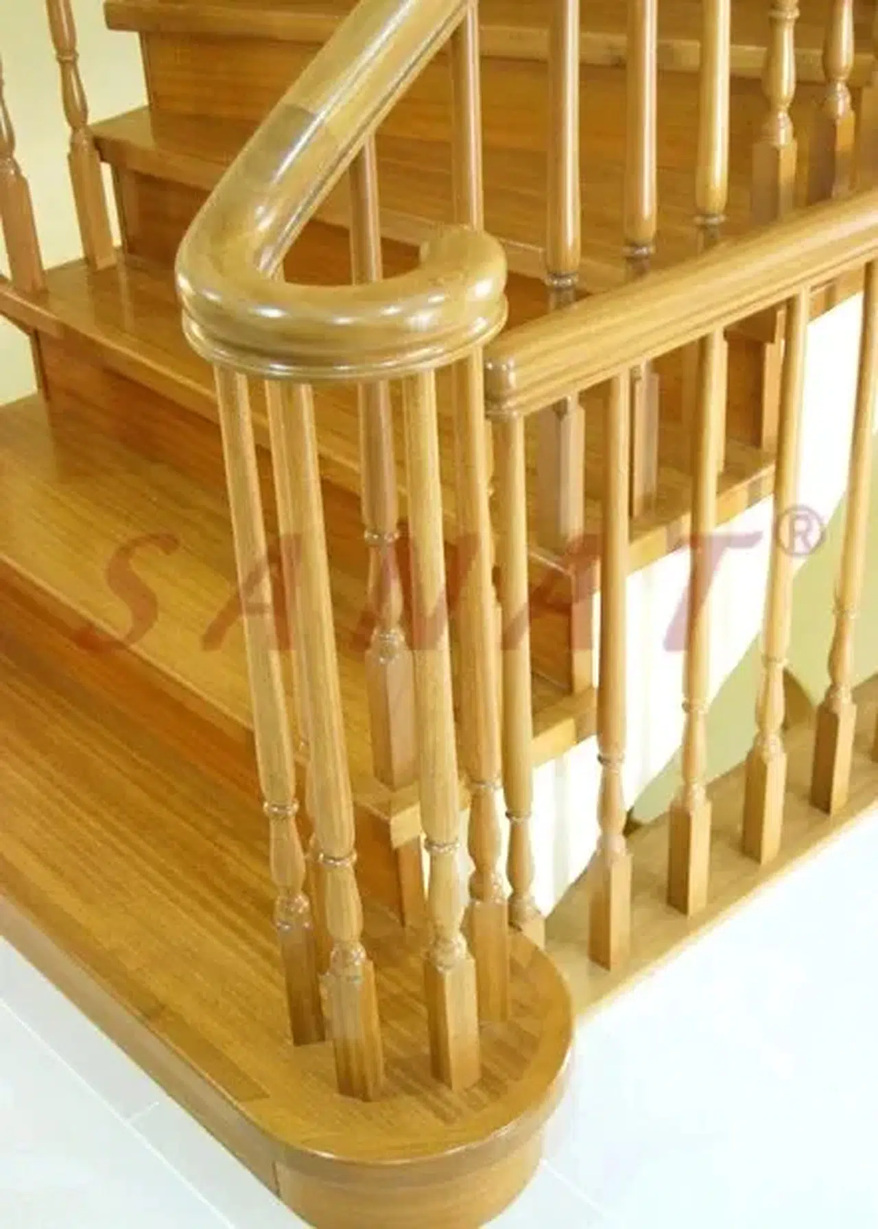 Parmak Uçlarındaki Pusula: Ahşap Küpeştenin Görünmez Dili