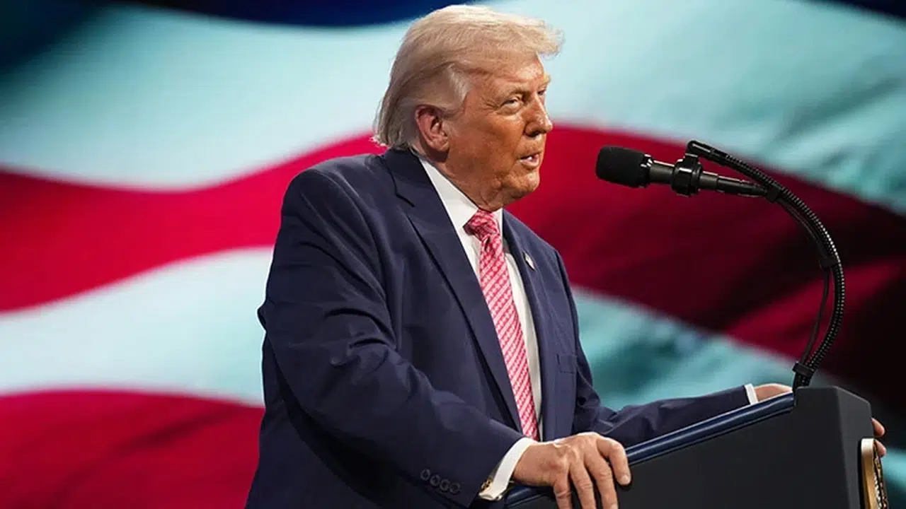 Trump’tan geri adım: İran’a yönelik saldırı planı ertelendi