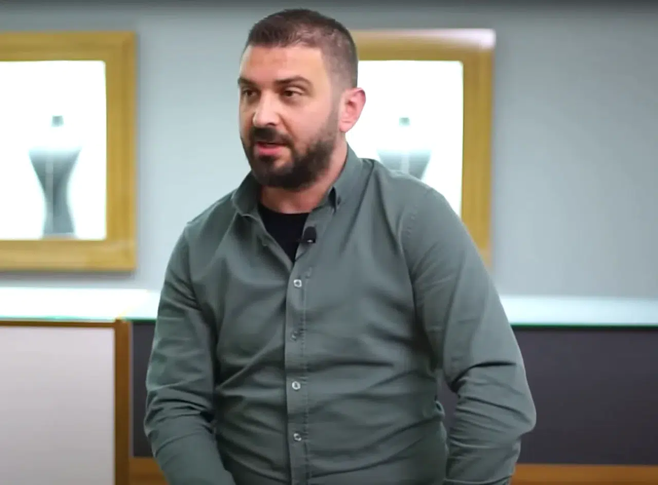 Ünlü kuyumcu evinde ölü bulundu!