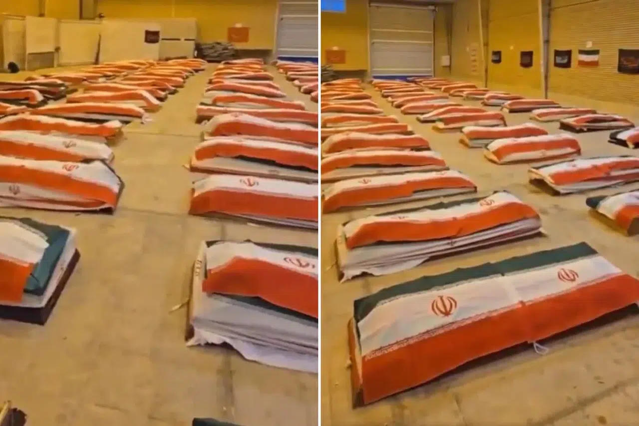 Hint Okyanusu'nda hayatını kaybeden İranlı denizciler için cenaze töreni düzenlendi