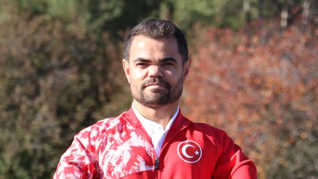 Abdullah Kayapınar Avrupa Para Halter Şampiyonu oldu: Çifte altın kazandı