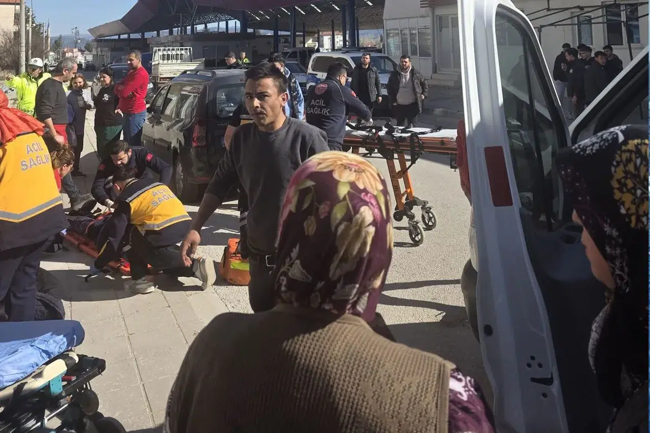 Aşk üçgeninde kan aktı: Eski eşine dehşeti yaşatırken vuruldu