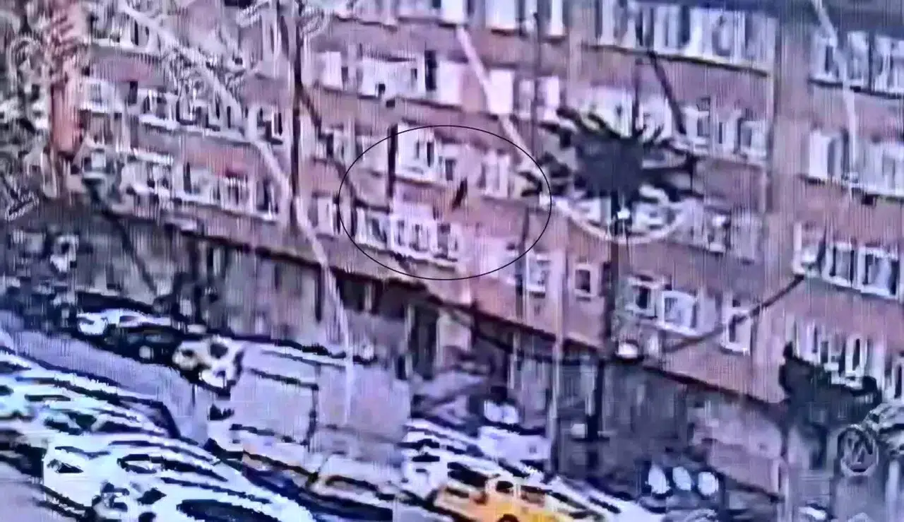 Kayseri’de 5. kattan atlayan kişi hayatını kaybetti: O anlar kameraya yansıdı