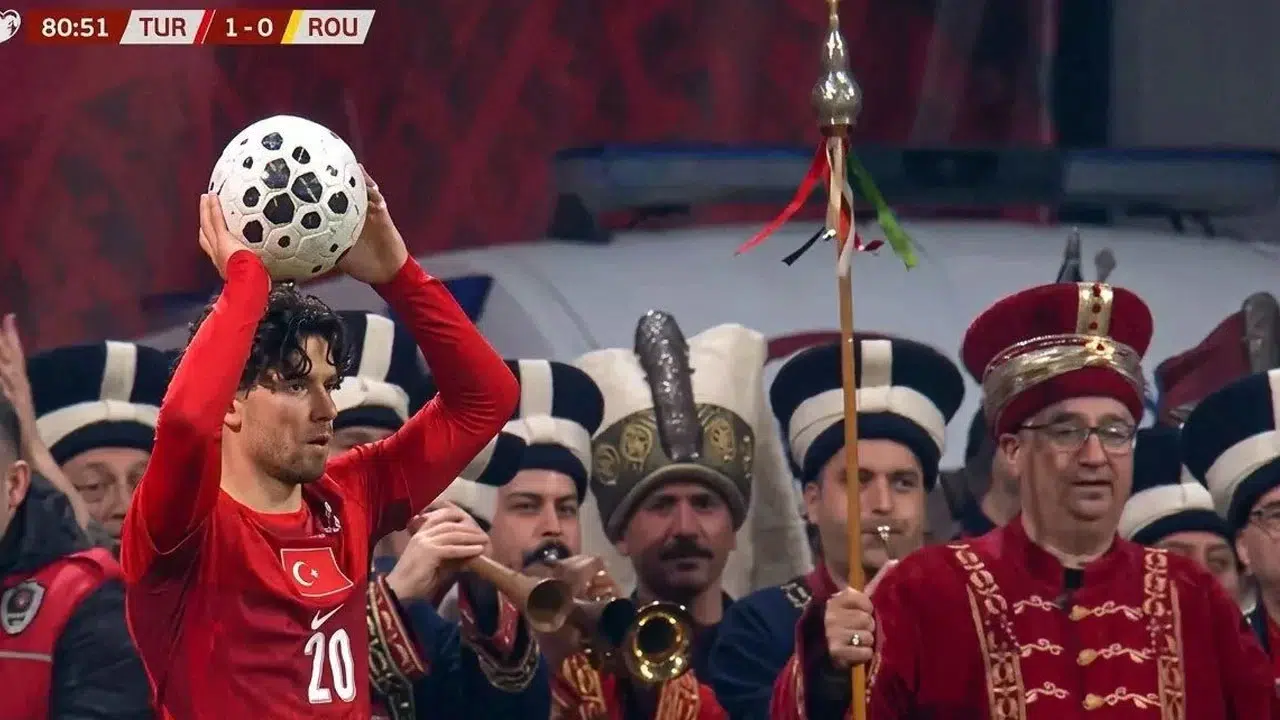 Avrupa’da gündem olan kare: Osmanlı vurgulu fotoğraf tartışma yarattı