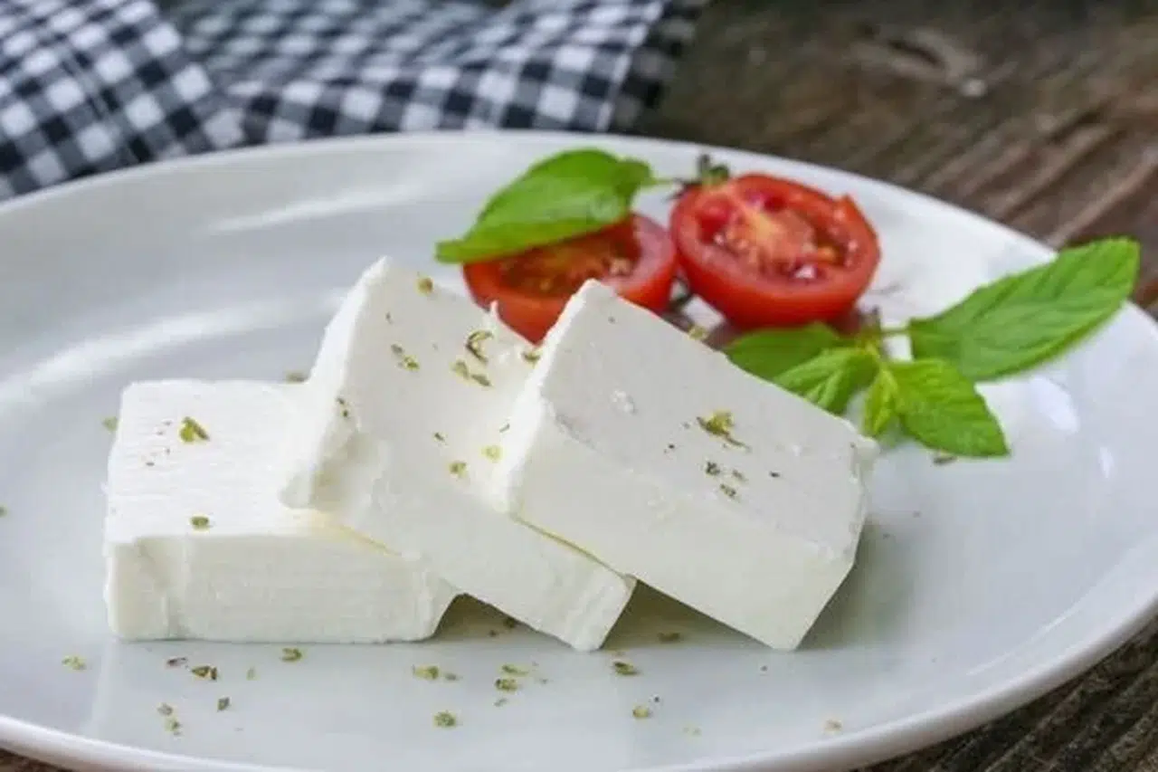 Türk marka peynir için 'Kesinlikle tüketmeyin' uyarısı geldi: Tek tek toplanıyor