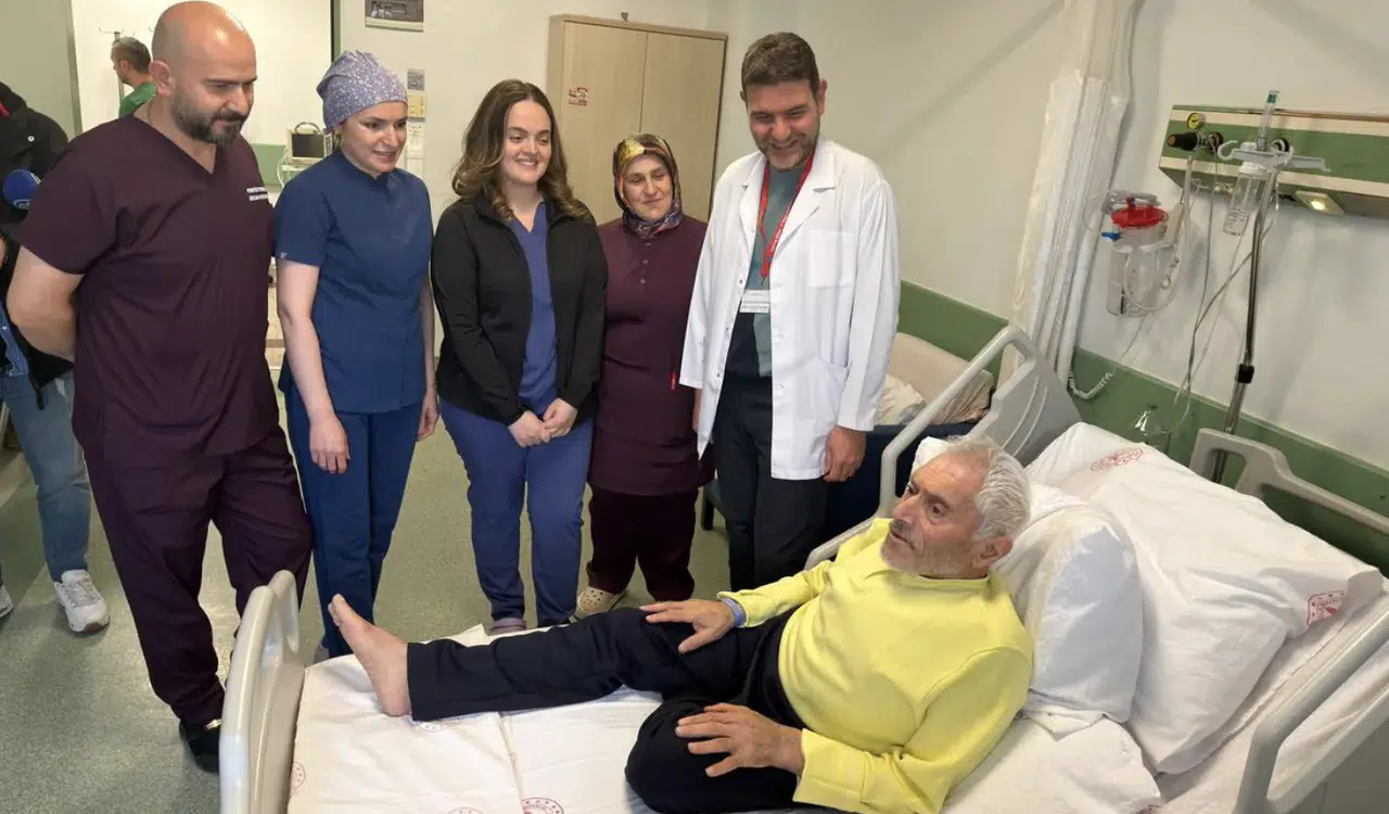 Kalbi 3 saat durdurularak aort damarı değiştirildi