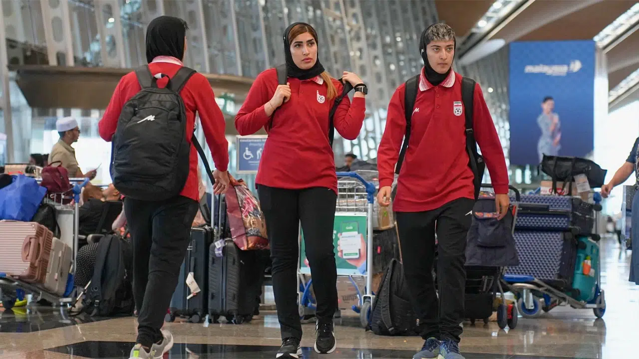 Trump çağrıda bulunmuştu: İranlı kadın futbolcular iltica kararını değiştirdi