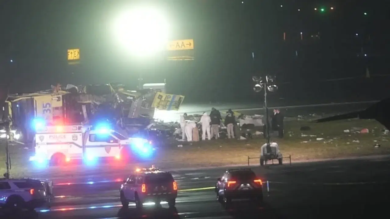 ABD’de uçağı iniş sırasında itfaiye aracına çarptı: Pilotlar hayatını kaybetti