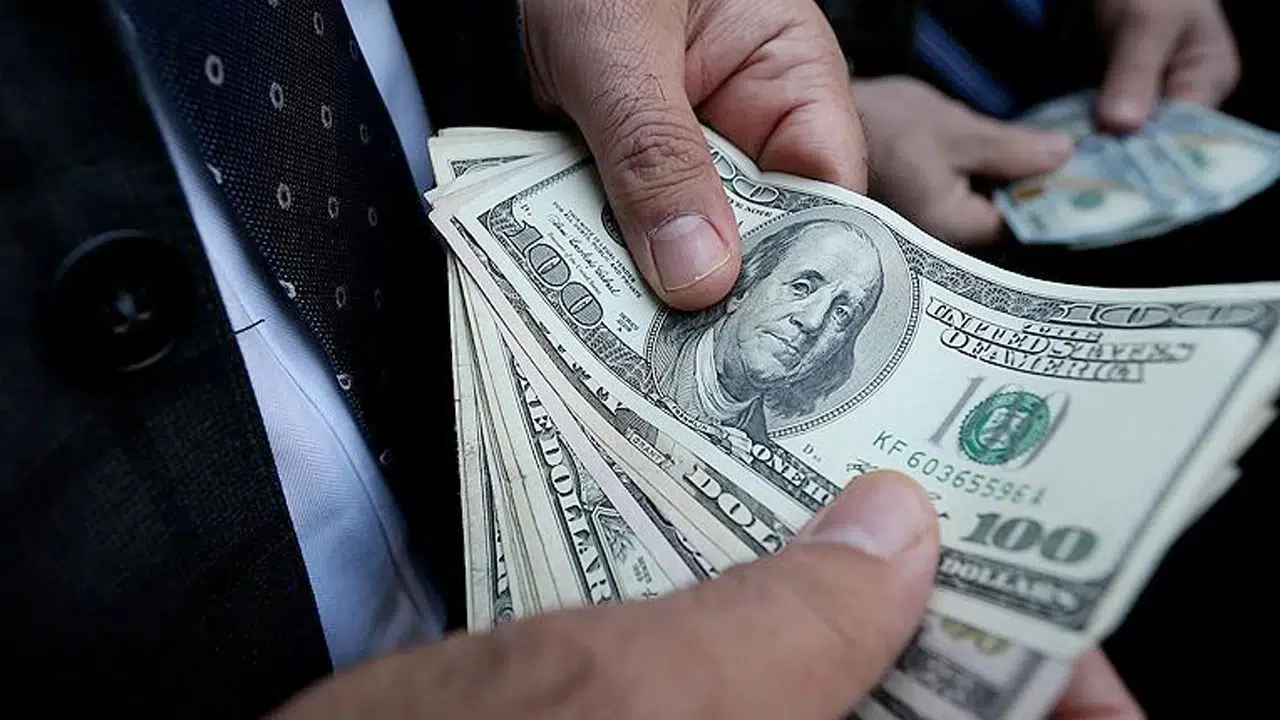 Döviz piyasasında son durum: Dolar ve Euro güne yükselişle başladı