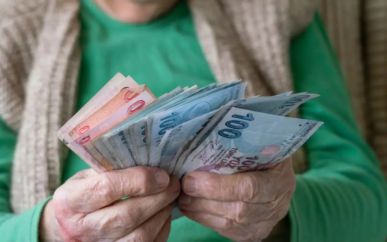 Bankalar emekli promosyonunda yarışa girdi ödemeler 50 bin TL seviyesine ulaştı