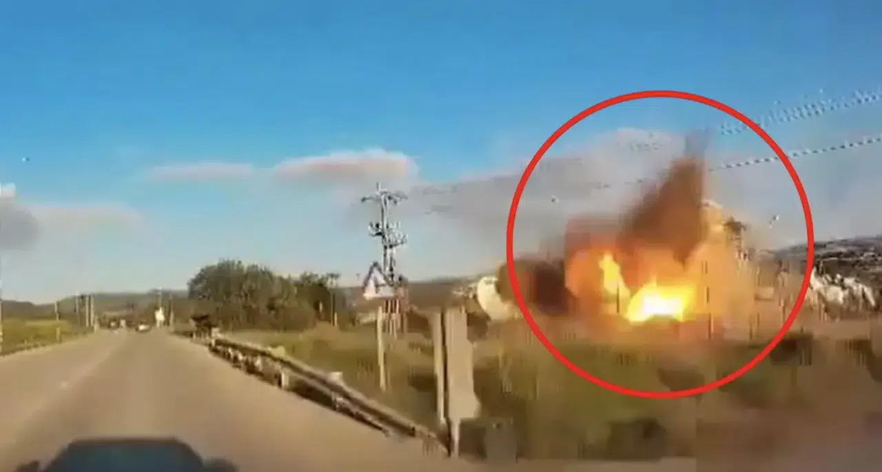 İsrail’de uydu istasyonuna füze saldırısı: Patlama anı kameraya yansıdı