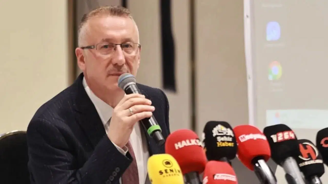 Adapazarı Belediye Başkanı Mutlu Işıksu istifa ettiğini açıkladı