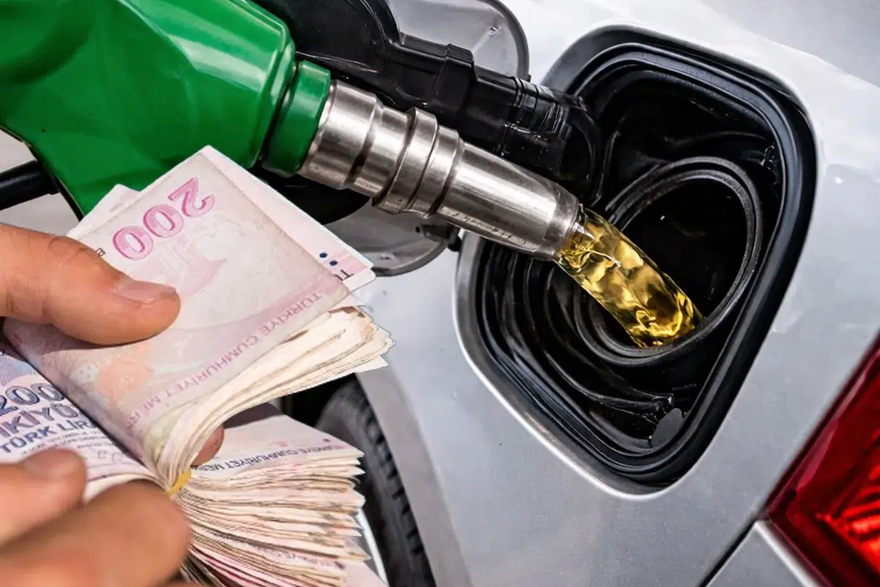 Vatandaşı üzen haber: Akaryakıta çifte indirim geldi, tamamı pompaya yansımadı
