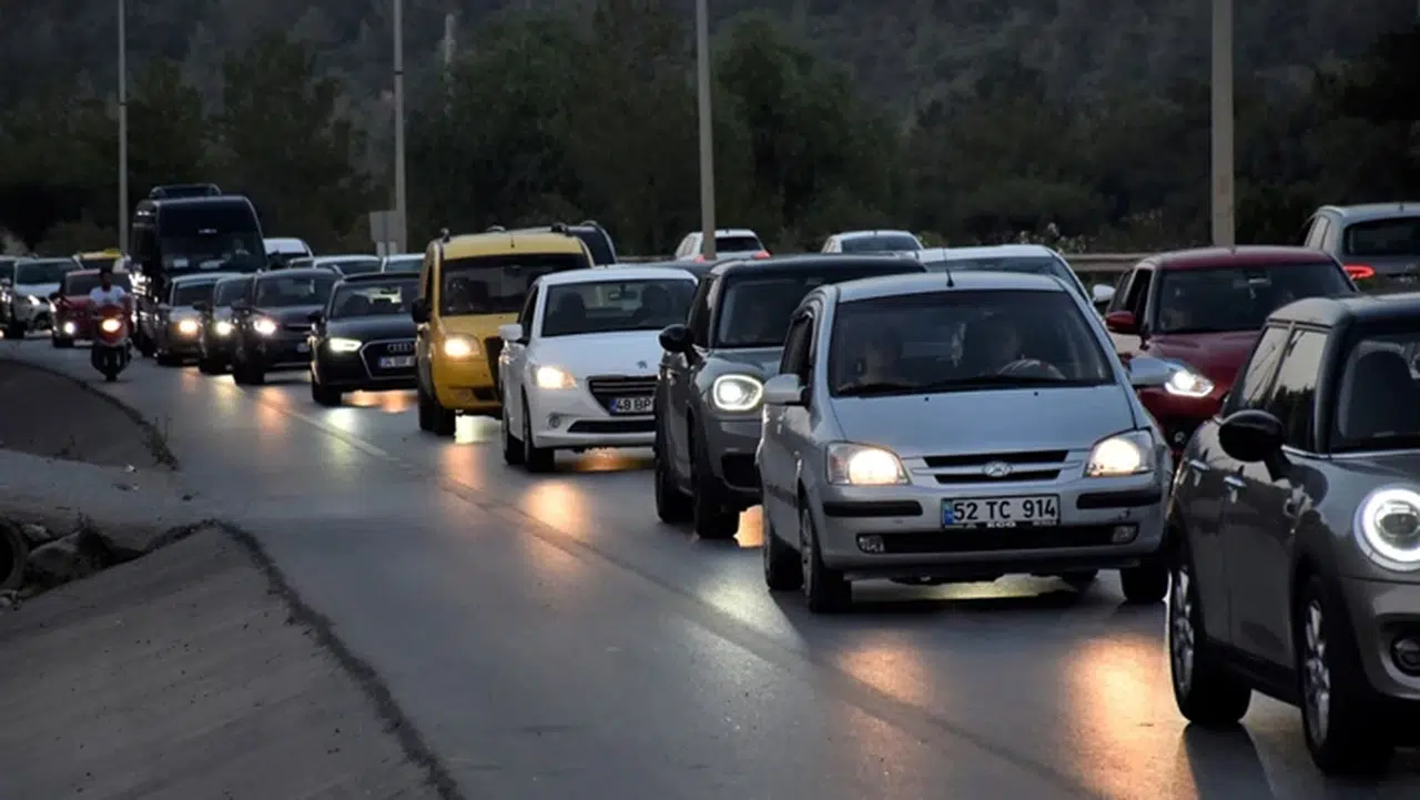 TÜİK: Trafiğe kaydı yapılan taşıt sayısı yıllık yüzde 11 azaldı
