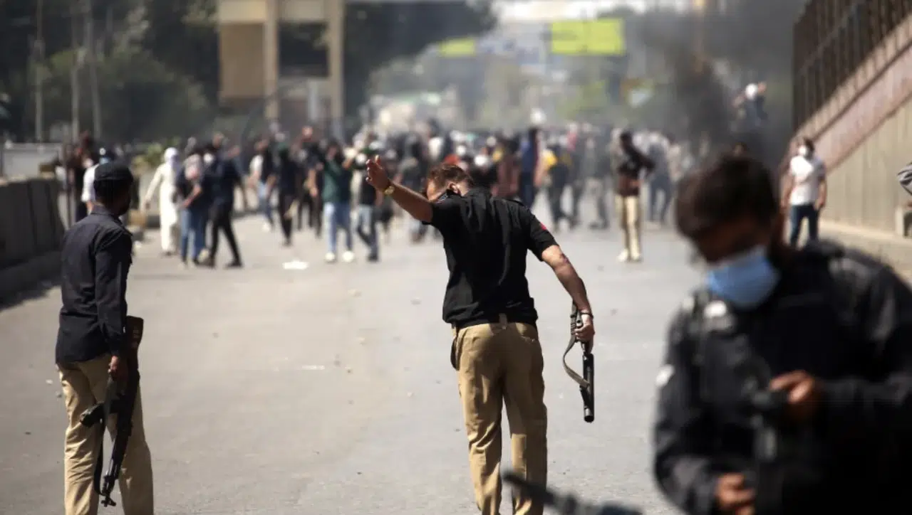 Pakistan’da ABD konsolosluğu protestolarında 9 ölü, 36 yaralı