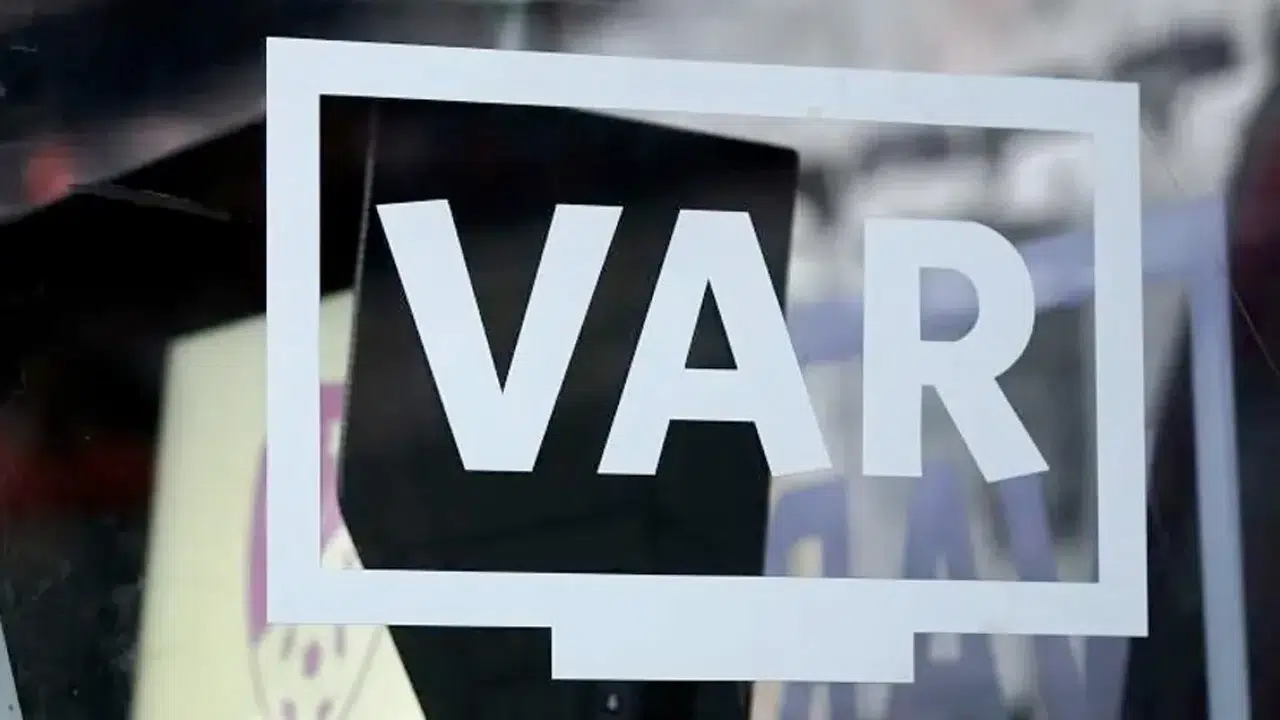 Galatasaray-Başakşehir maçının VAR hakemi açıklandı