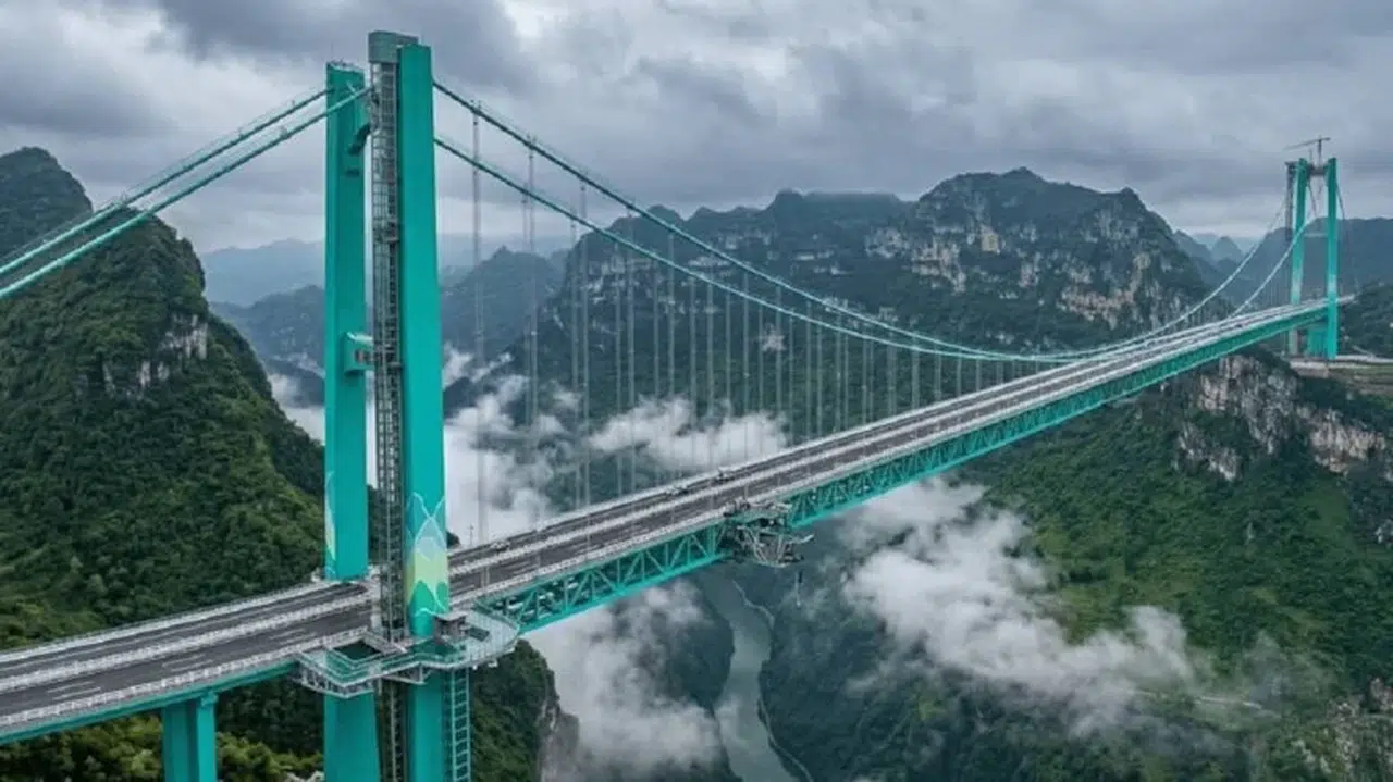 Dünyanın en yüksek köprüsü açıldı