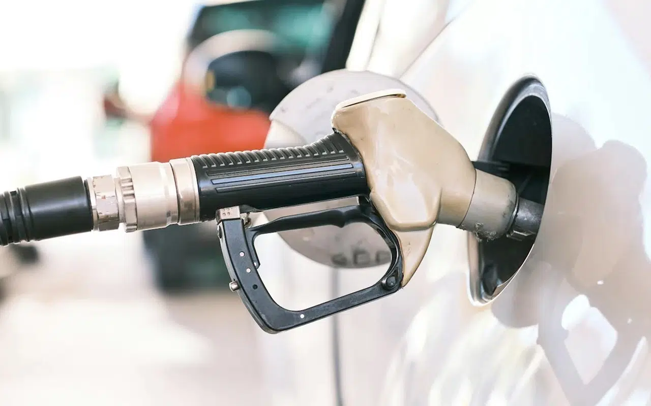 Motorinde dev indirim pompaya yansıdı! Benzin için gece sürprizi yolda