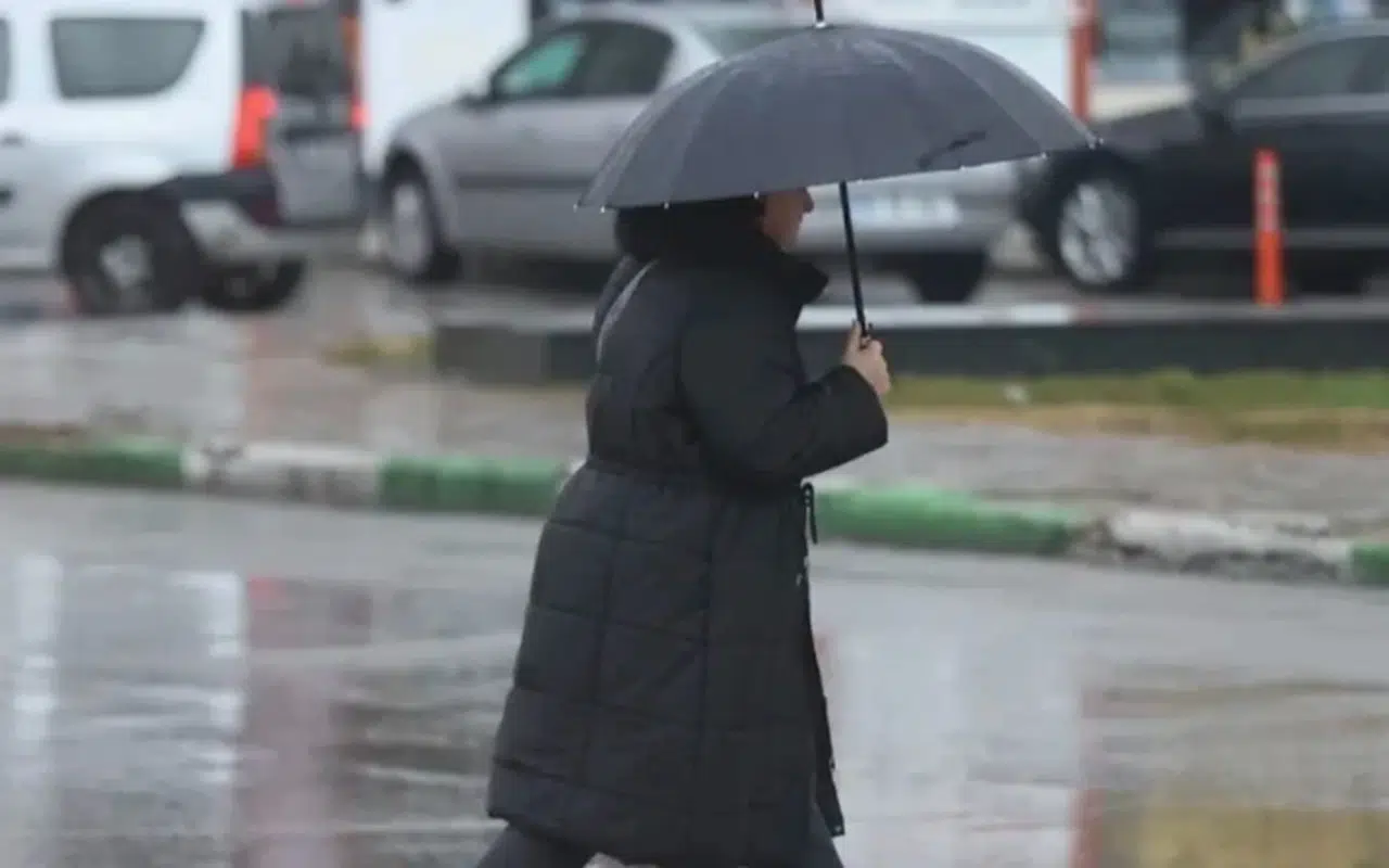 Sıcaklıklar o bölgelerde düşüyor! Meteoroloji'den sağanak uyarısı
