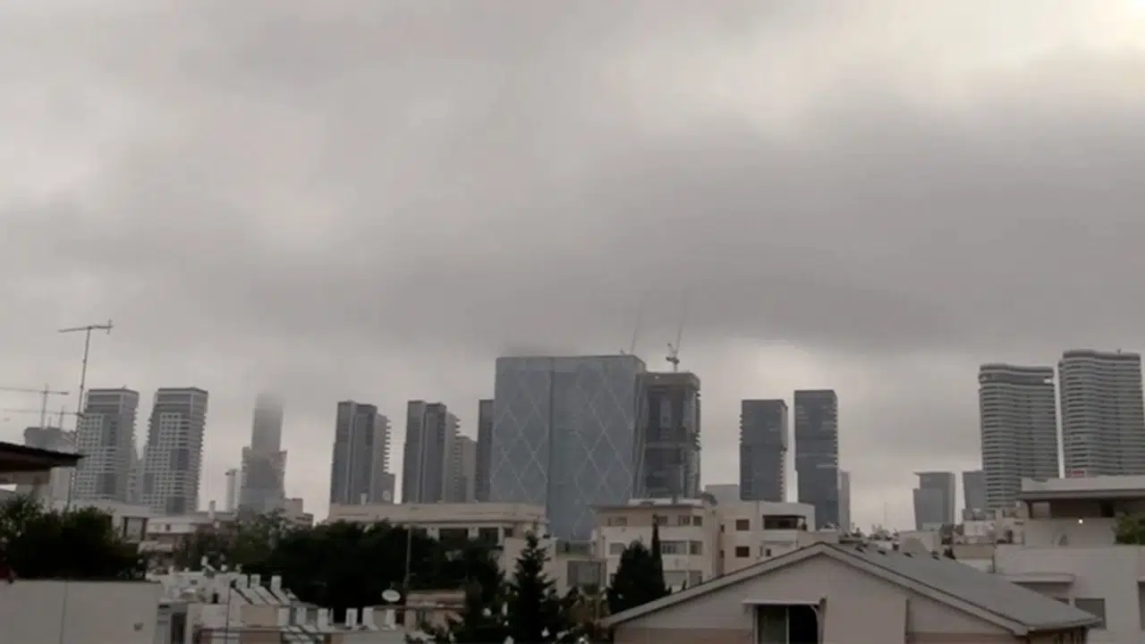 İran’dan yeni füze saldırısı: İsrail’de sirenler çaldı