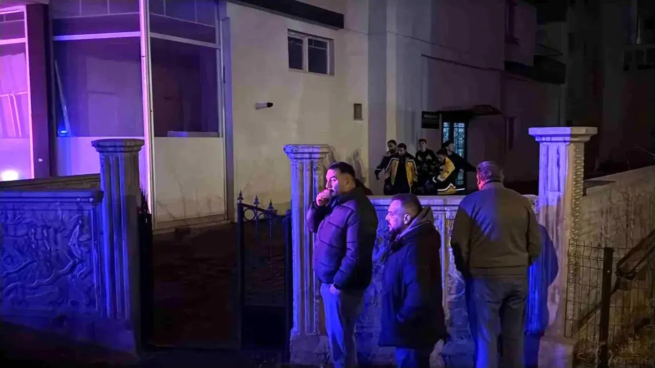 Ağabeyini ve babasını öldürmüştü: 15 yaşındaki çocuk tutuklandı