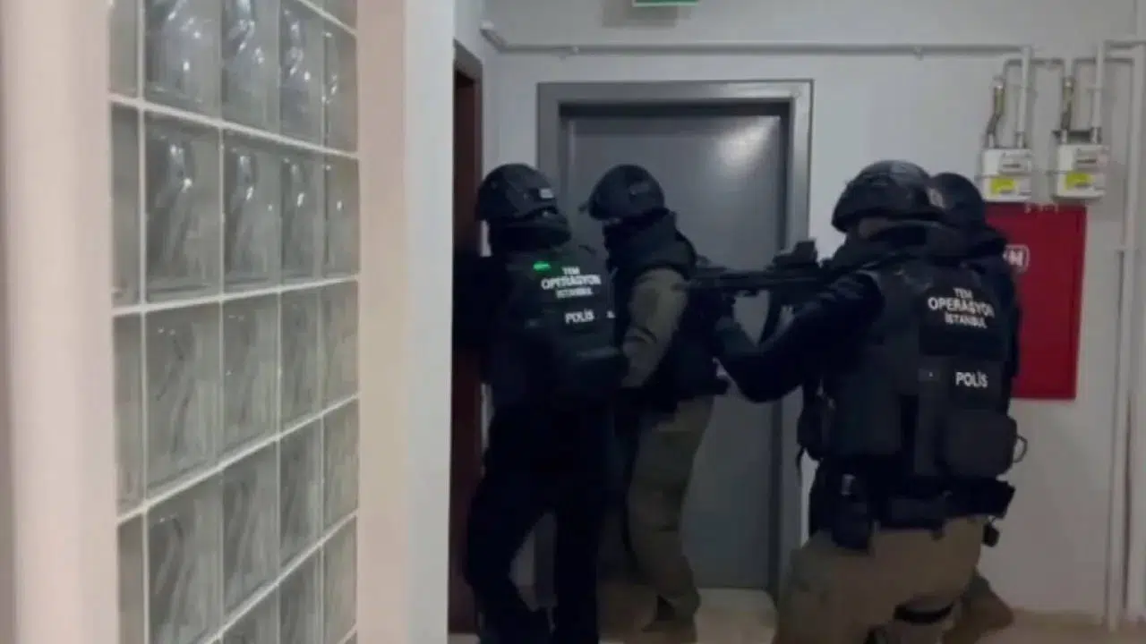 İstanbul'da IŞİD operasyonu: Ailelere para aktarıldığı belirlenen 9 kişi gözaltına alındı