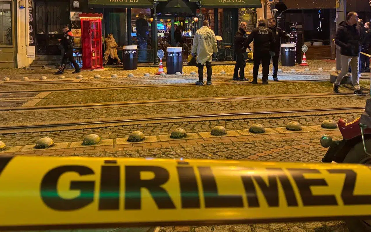 Eğlence mekanına silahlı saldırı! 2 kişi öldü, yaralılar var