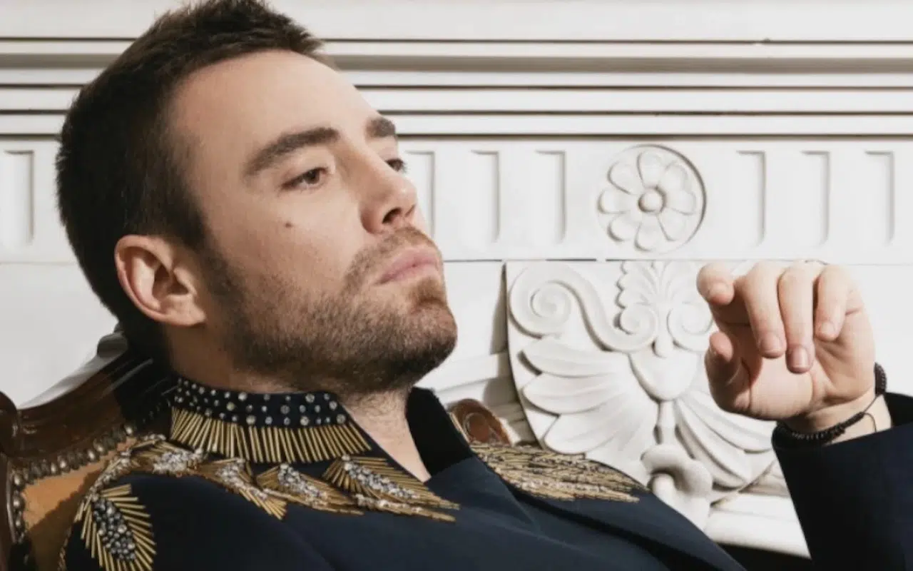 Murat Dalkılıç 13’üncü burun ameliyatının ardından bandajlarını çıkardı