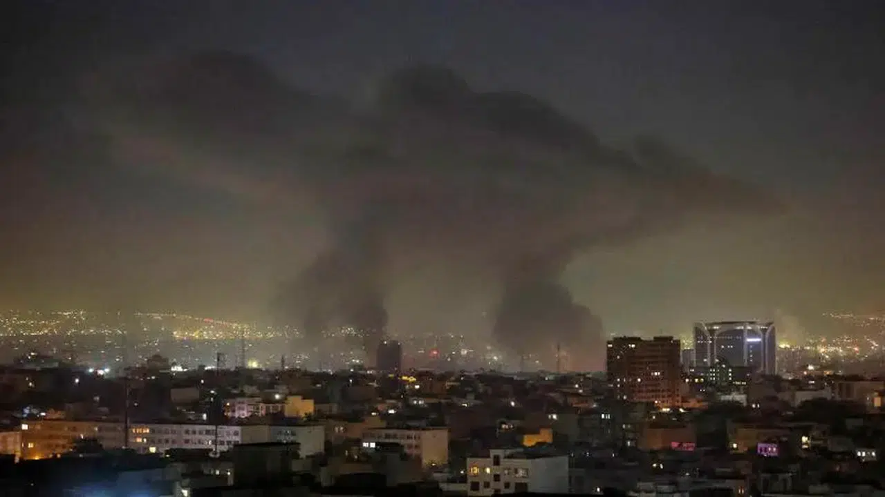 İran’da çok sayıda kentte patlamalar meydana geldi