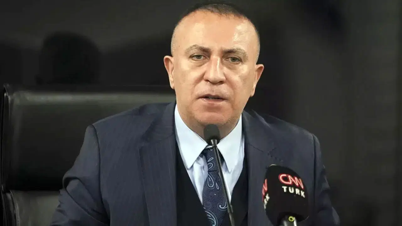 MHP’de İzzet Ulvi Yönter görevinden ayrıldı