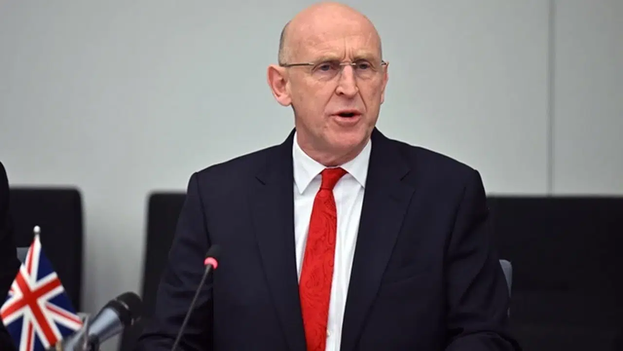 İngiltere, İran'ın GKRY'ye iki füze fırlattığını duyurdu