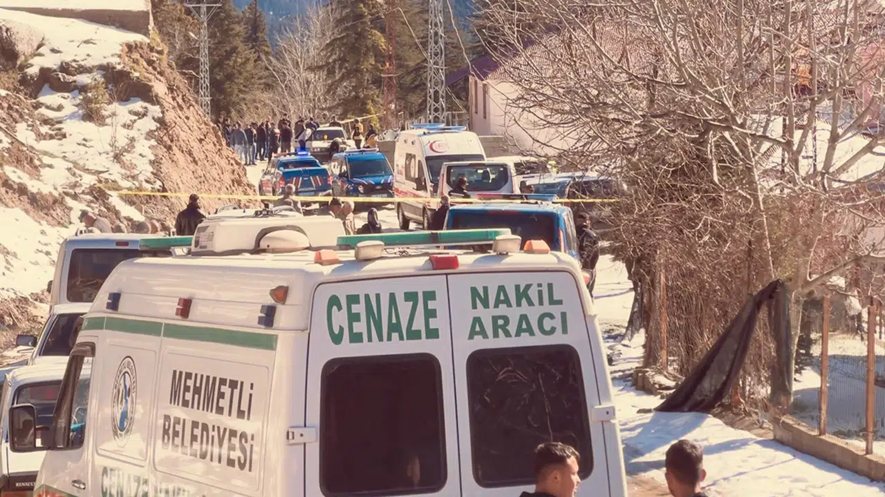 17 yaşındaki genç dehşet saçtı: Akrabasını öldürdü, çok sayıda kişi yaralandı