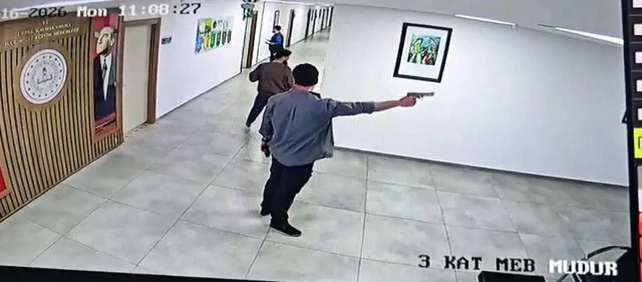 Antalya kaymakamlık binasında silah sesleri: Şüpheli 4,5 saatte teslim oldu