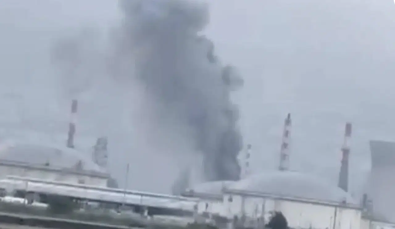 İran saldırısının ardından Hayfa’da siyah dumanlar yükseldi