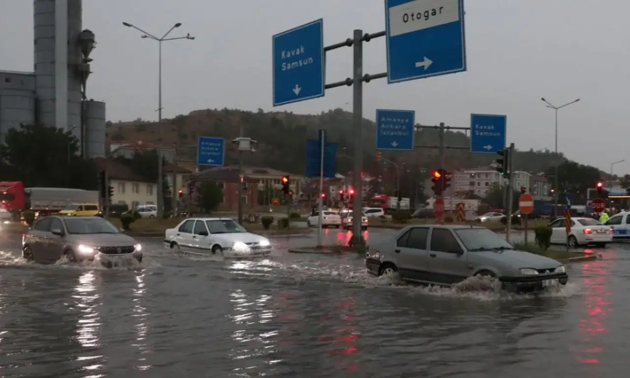 Samsun'da yarın okullar tatil mi? 25 Mart 2026 Çarşamba yağmur tatili var mı?