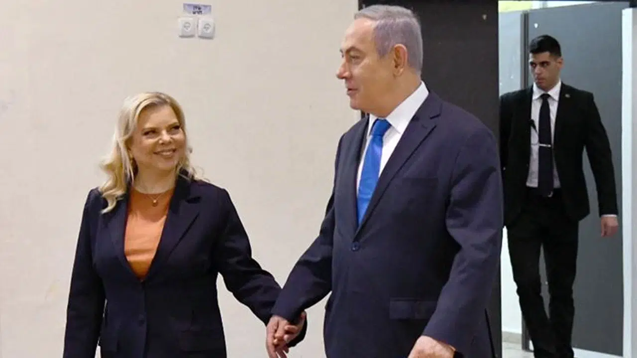 Sara Netanyahu’dan dikkat çeken çıkış: “Çocuklarım Netanyahu’nun çocukları olduğu için aşağılanıyor”