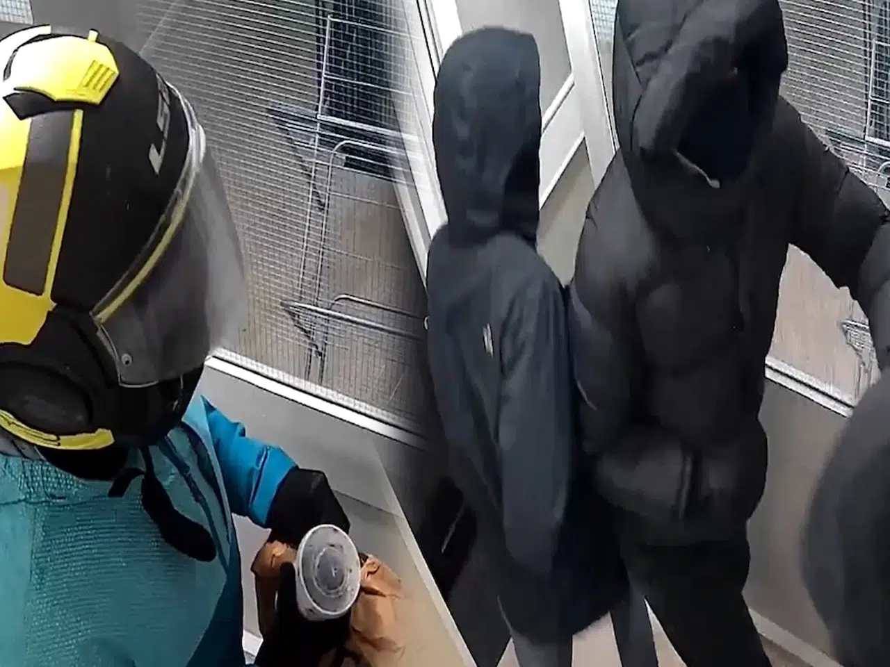 Londra'da evi basılan Türk 4 soyguncuyu böyle kovaladı