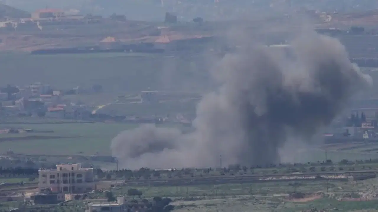 İsrail ateşkesin ardından Lübnan’ın güneyini vurdu