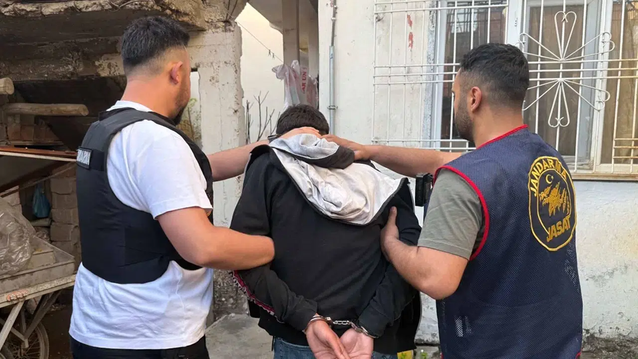 MİT’ten siber suç şebekesine operasyon 9 ilde 12 şüpheli yakalandı