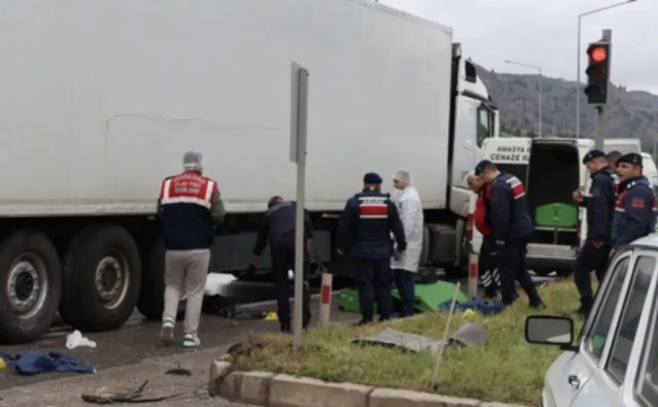Amasya’da feci kaza: Tırla otomobilin çarpıştığı kazada 10 aylık bebek yaşamını yitirdi