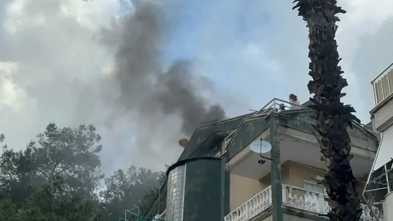 Marmaris’te apartman yangını: 1 kişi kurtarıldı